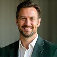 Stephen Barnes headshot